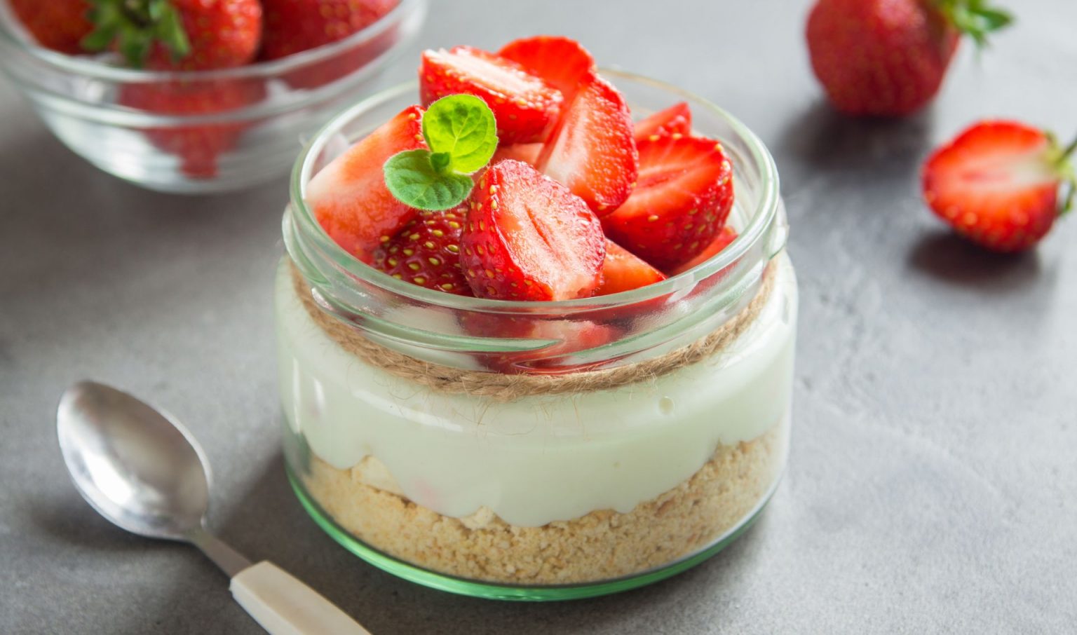 No-Bake Vanilla Cheesecake Jars - Parents Canada