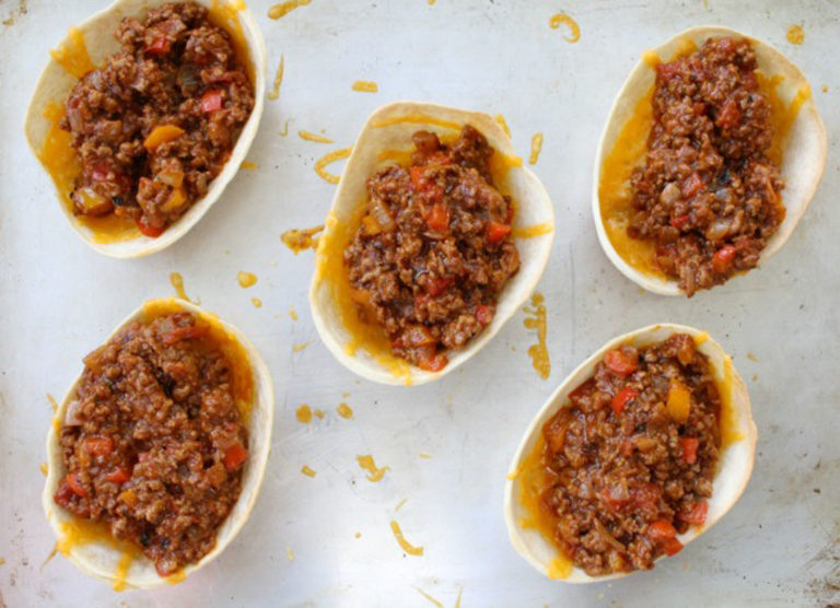 Sloppy Joe Tortilla Bowls - Parents Canada