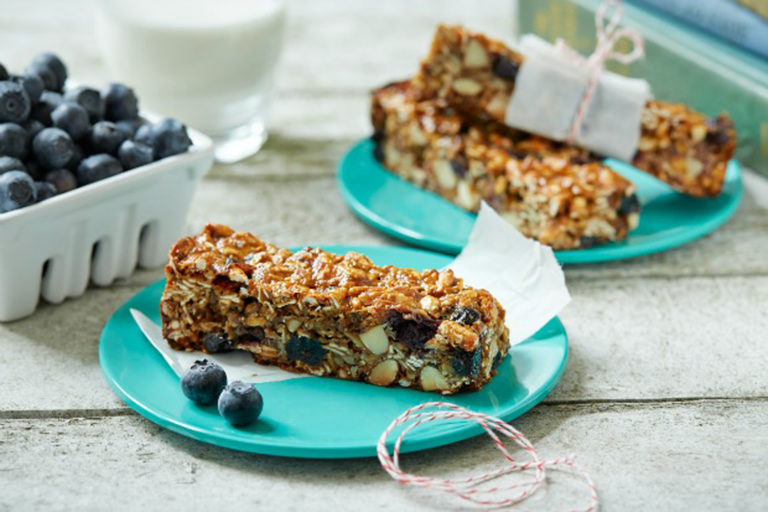 Blueberry Granola Bars - Parents Canada