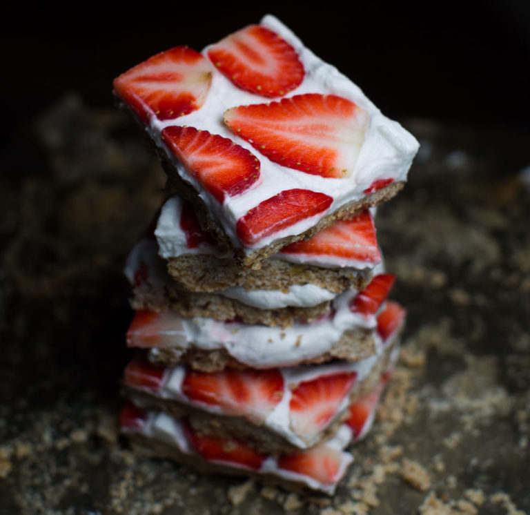 Strawberry Shortcake Crunch Bars - Parents Canada