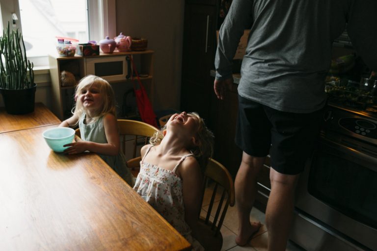 Happy-kids-with-bluecurve-wifi