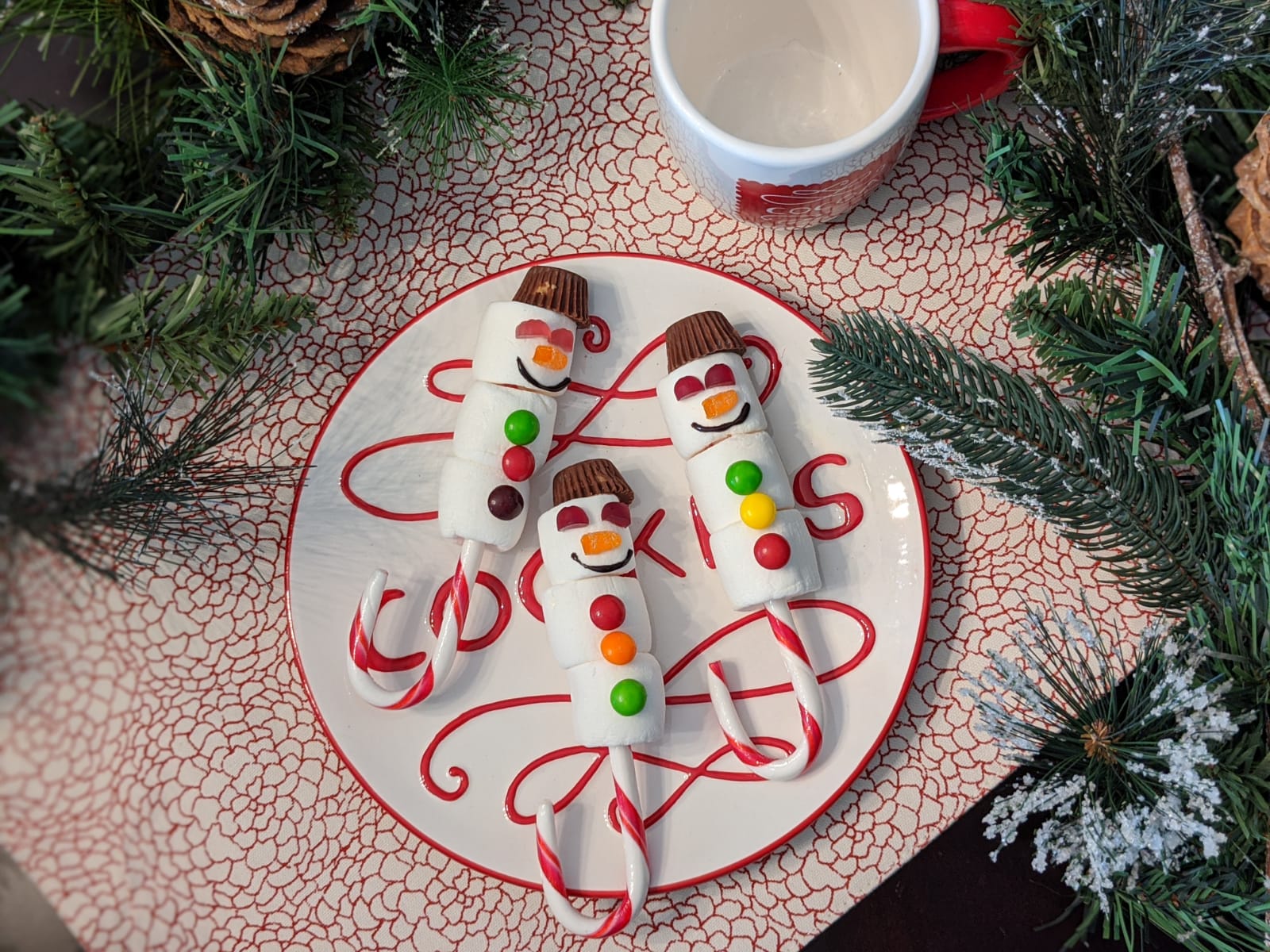 Super Easy Edible Holiday Crafts   Candy Cane 1 1 