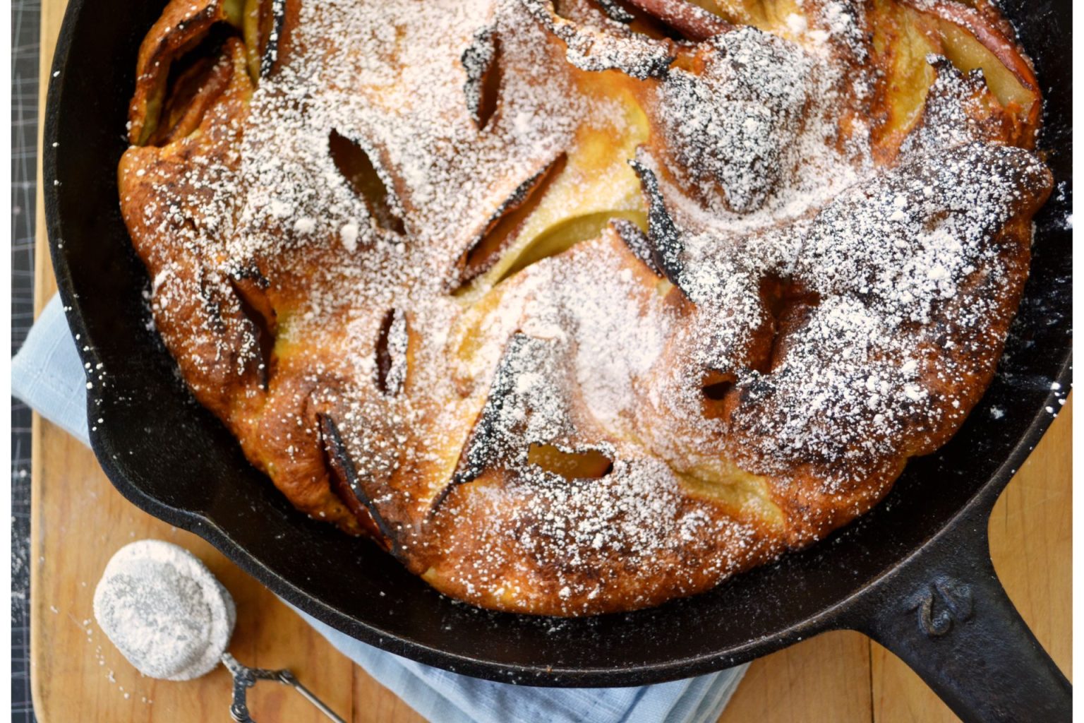 Puffed egg pancake with apple filling