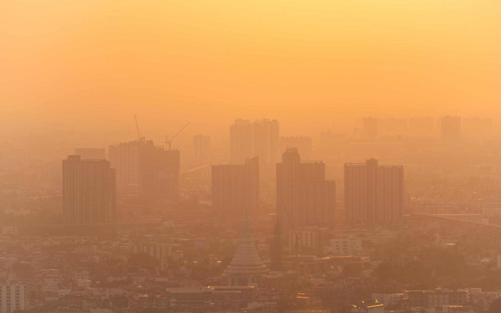 A smoky, hazy city to illustrate how to prepare for poor air quality